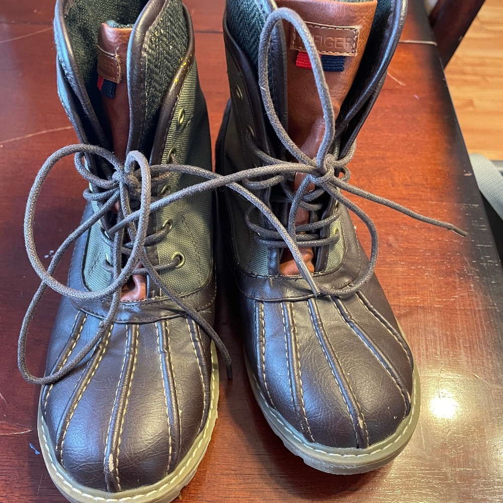 Tommy Hilfiger kids winter boots